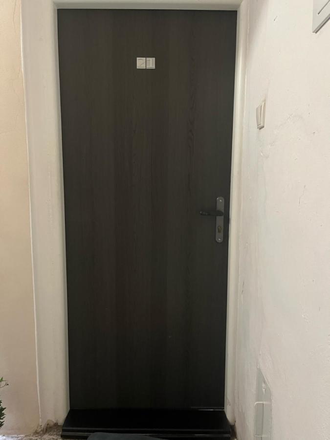 Apartman V Rodinnem Dome Jaroměř Zewnętrze zdjęcie